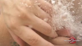 waking up in the motel very horny in the whirlpool, the nymph melody antunes caresses herself in the bathtub, receives an oral, yummy sucks and the naughty enjoys her big pink pussy under water