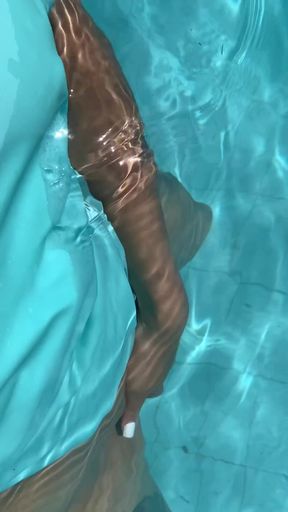 I Had an Orgasm in the Outdoor Pool