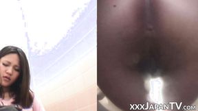 ”Amateur Japanese sexy girl fingering snatch on close up”