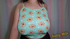You want my Huge Tits / Shaking and Bouncing (Katty Milk)
