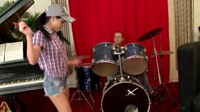 Jessika Swan Sucks Cock and Gets Pussy Pounded Hard