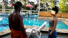 comi a clinte da minha patroa na casa da minha patroa ela pediu massagem e acabo sentando gostoso