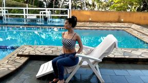 comi a clinte da minha patroa na casa da minha patroa ela pediu massagem e acabo sentando gostoso