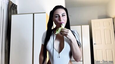 INSATIABLE STEPSISTER can’t stop — HARD FUCK, JUICY BANANA SUCKING and CUM FEEDING Part 1