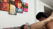 Me follo fuertemente a mi embarazada hermanastra viene a mi casa a visitarme, le termino llenando su culo de leche