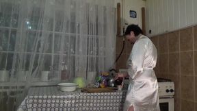 Sexy messy housewife with big tits ! JOI! Tits covering in food!