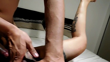 UNO DE MIS MARIDOS SE COJE A MI HERMANASTRA PARA PAGARLE EL TAXI ...