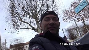 enzo baise dans une piscine publique