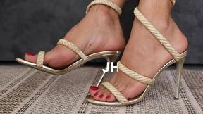 botei o jhonn pra chupar muito meus pes ate nosso granfinalle