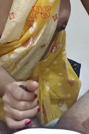 South Indian Desi Hot Bhabhi Yallow Saree Wearing Handjob with Cumshot Video