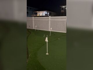 Playing gulf with hot Fijii shortie vibes