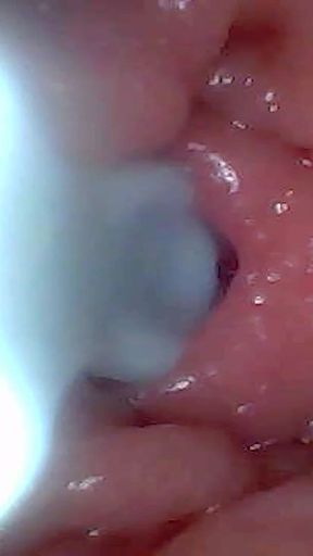 First Time: an Endoscope Reveals the G-spot up Close - Without Mounting!
