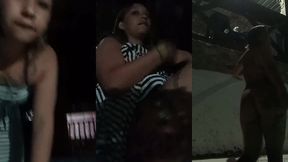 en la alberca del hotel