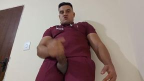 YURI GA�CHO - BRAZILIAN BEAR XXL COCK BIG CUMSHOT