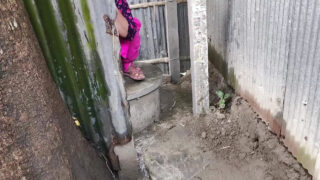 Ragazza con la figa stretta scopata analmente