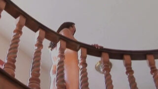 Sexo a três intenso com a voluptuosa Lauren Phoenix: penetração anal, masturbação, sexo oral e ejaculação facial.