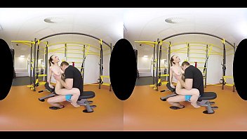 Belle Claire&#039_s gym VR anal video