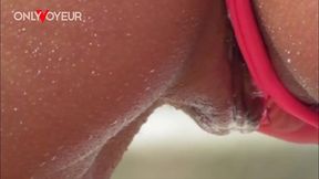 spying on a hot babe with pretty pussy sunbathing totally naked