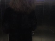 Juicy Milf sucked me in the elevator and invite to finish at her house
