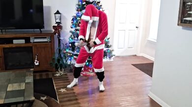 Santa finds penis pump under tree/did not know Santa had that BIG of Cock