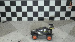 RC-Car under riding Boots