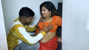 The engineer came to repair the internet.