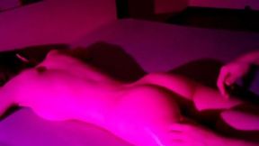 Raunchy rubdown gone wrong - Spreads 'em wide &mdash;  gets 'em wet