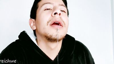 Tongue well salivated