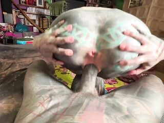 Crempie my Pussy - Tattoo hotty gets a big load