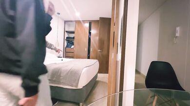 My maid shows me other services and that coño humedo is fucking hot