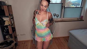My pussy fingered in my hanging chair!!
