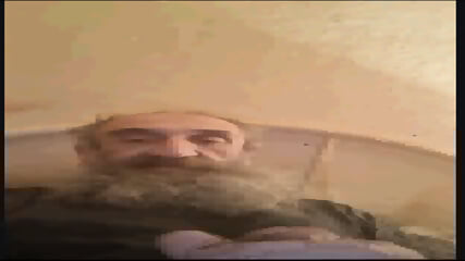 El seor Juan Antonio Guerrero Ruiz se masturba frente a la cmara.