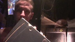 mec de cite baise barebac par vieux pervers sur un slingmec de cite passif ...