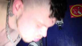 mec de cite baise barebac par vieux pervers sur un slingmec de cite passif ...