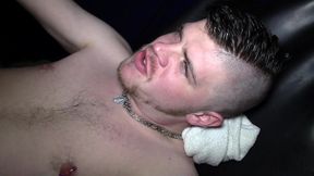 mec de cite baise barebac par vieux pervers sur un slingmec de cite passif ...