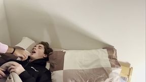 BIG BURLY PERSON OF COLOUR NUTS IN ROOMATES MOUF