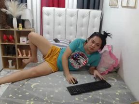 New drop! TS_CumLoaderXX shows off magic, blonde, and fast.