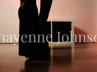 Black Domina Chayenne is an oily catgirl who makes u worship her body