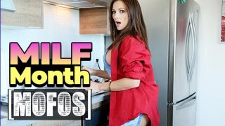 Blowjob &#8211; POV anal Film hardcore POV dari MILF berambut cokelat berdada besar Mandy Flores yang sedang dientot secara anal oleh penis besar David Flores