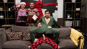 Gay christmas spirit - Damian Night , Jake Preston