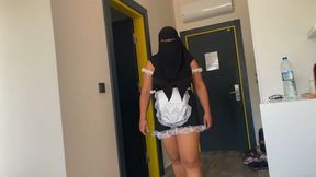 Muslim Maid in Hijab Gets Fucked in Hotel