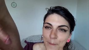 Amateur girlfriends give sloppy blowjobs and swallow loads