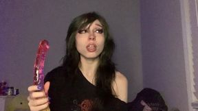 Goth e-girl gives stunning blowjob and explores double dildo