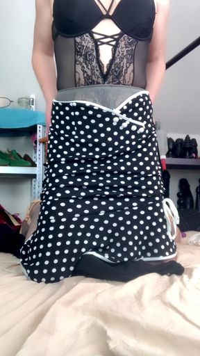 Sexy Crossdress Babe in Fabulous Pantyhose Showing Her Secrets