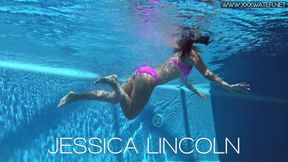 ”Jessica Lincoln enjoys being naked in the pool”