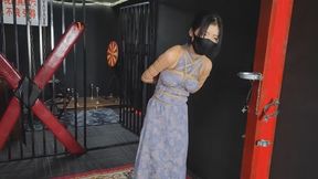 Punishing female prisoners in cheongsams 01