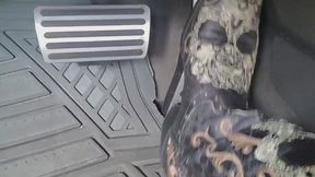 Loving the skull boots on these pedals