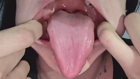 Playing with my tongue, tits and saliva!
