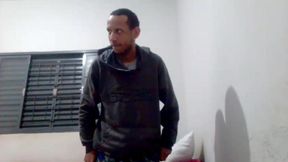 estava arrumando o quarto lembrei da novinha bati uma punheta pensando nela