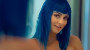 Blue-haired chick Jewelz Blu stimulates her wet pussy with love